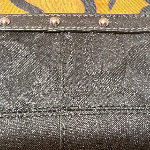 Coach Vintage Black Signature Jacquard Studded Wristlet. #42015 - Picture 3 of 11